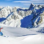 La Lupa - In The Heart Of With Car Box アパート