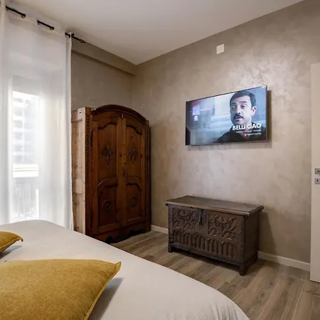 アパート La Lupa - In The Heart Of With Car Box